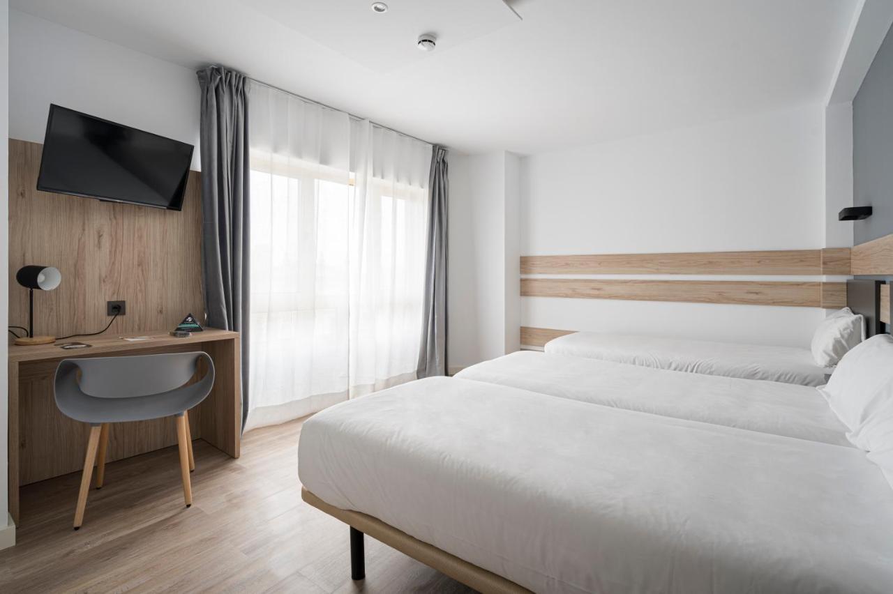 Hotel Alda Centro Хіхон Екстер'єр фото