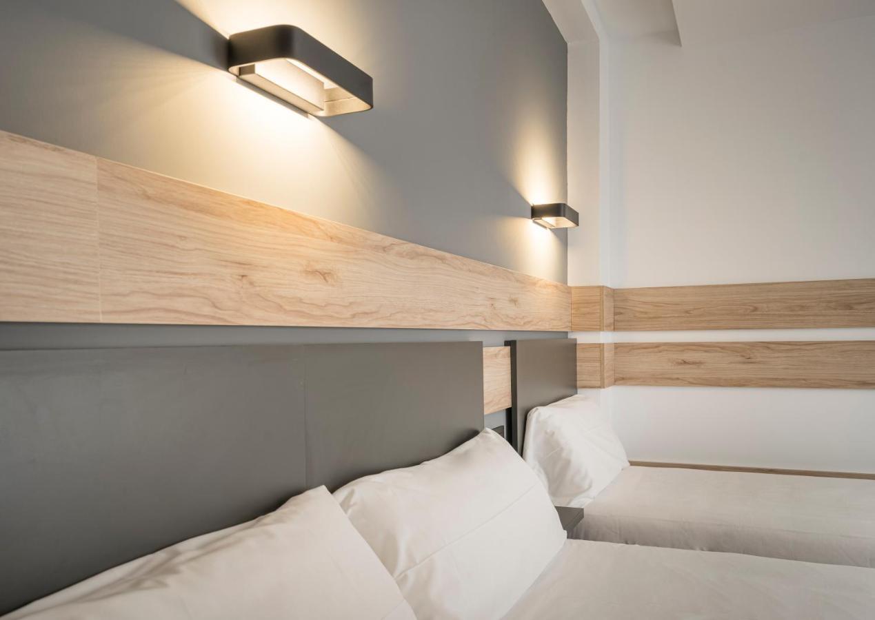 Hotel Alda Centro Хіхон Екстер'єр фото