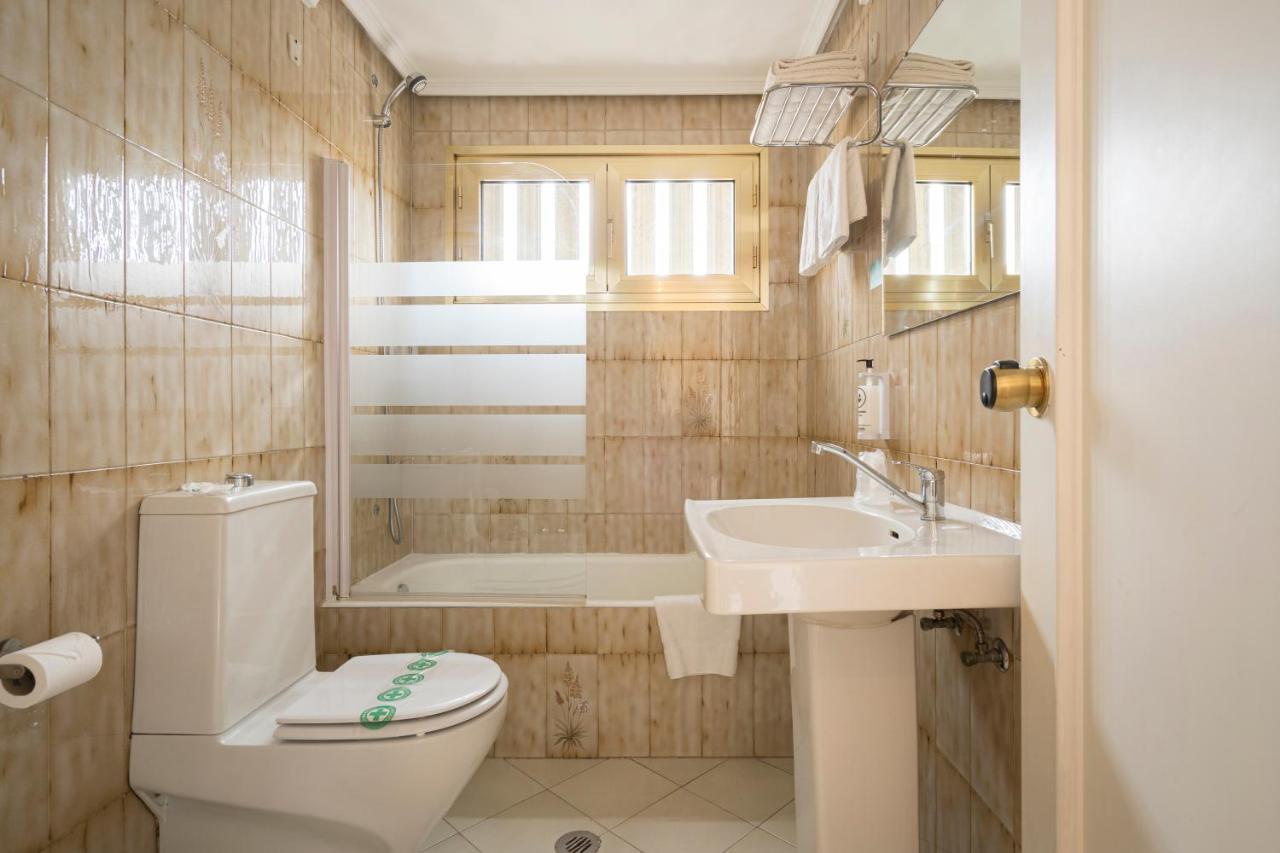 Hotel Alda Centro Хіхон Екстер'єр фото
