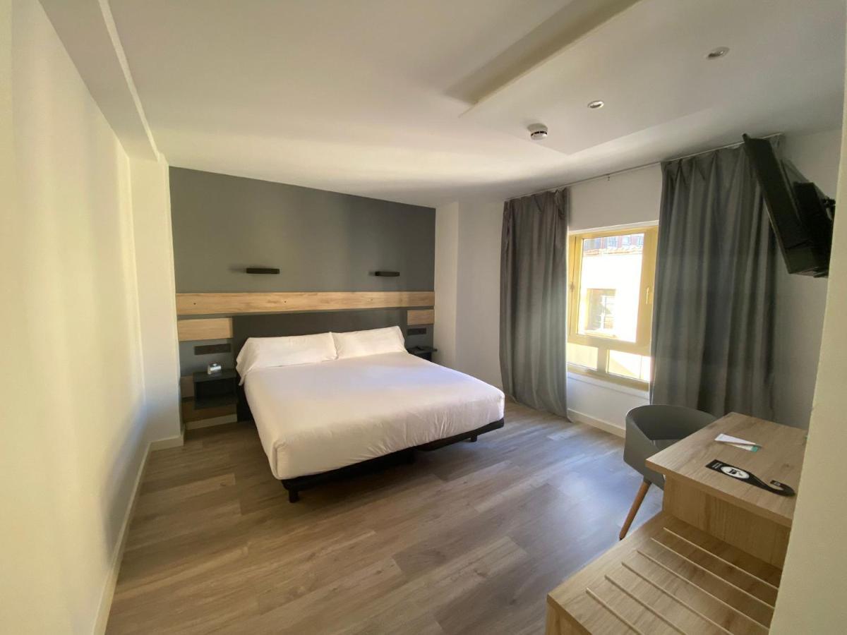 Hotel Alda Centro Хіхон Екстер'єр фото