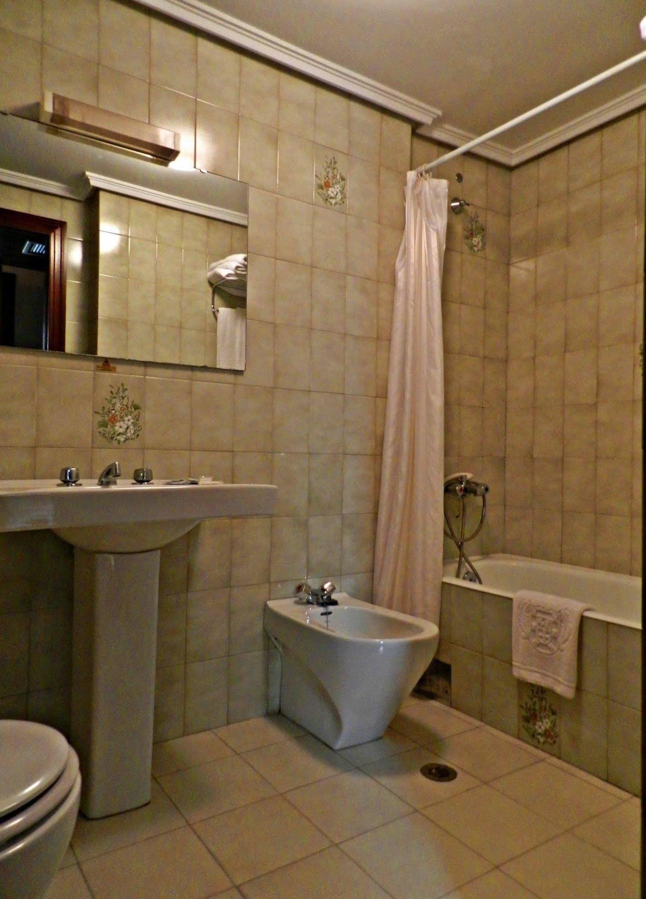 Hotel Alda Centro Хіхон Екстер'єр фото