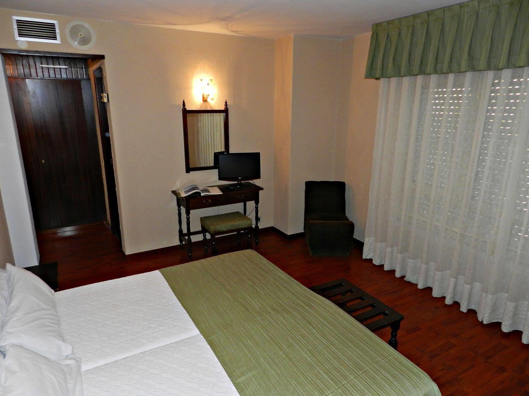 Hotel Alda Centro Хіхон Екстер'єр фото